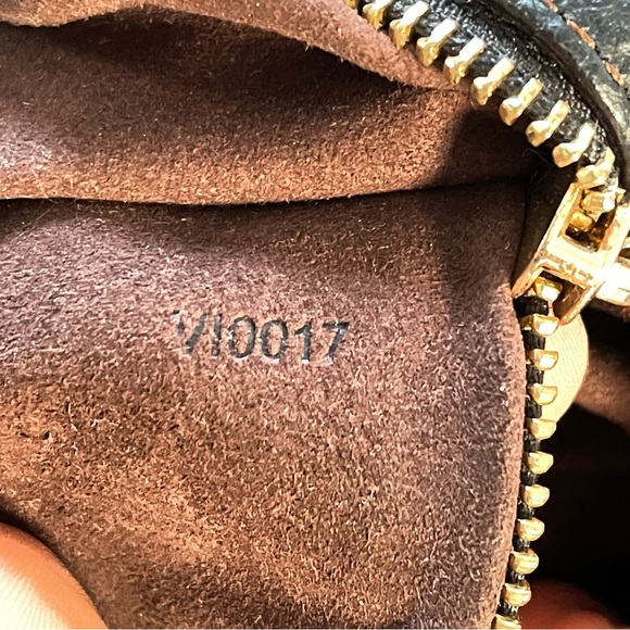 Louis Vuitton bag Mahina XL - Picture 8 of 11